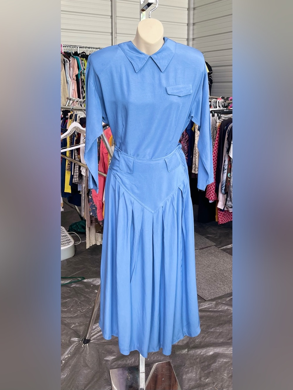 Vintage Classic Light Blue Midi Dress with Collared Neck